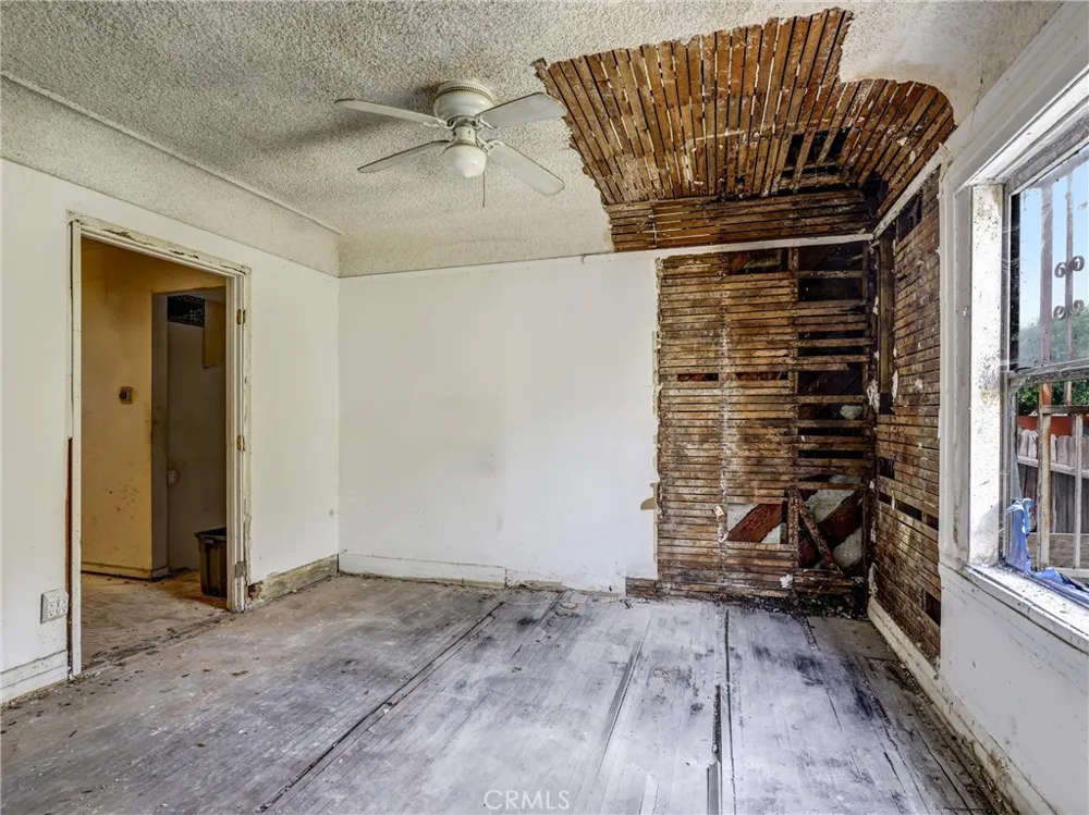 807 E Laurel Compton, CA 90221