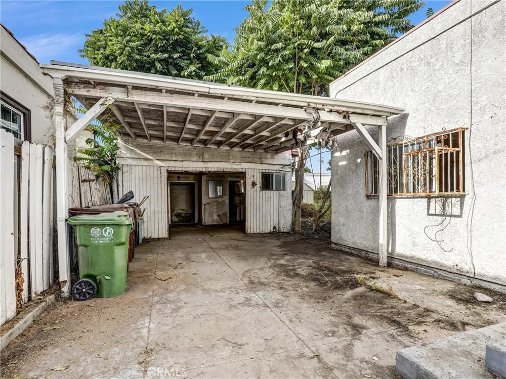 807 E Laurel Compton, CA 90221