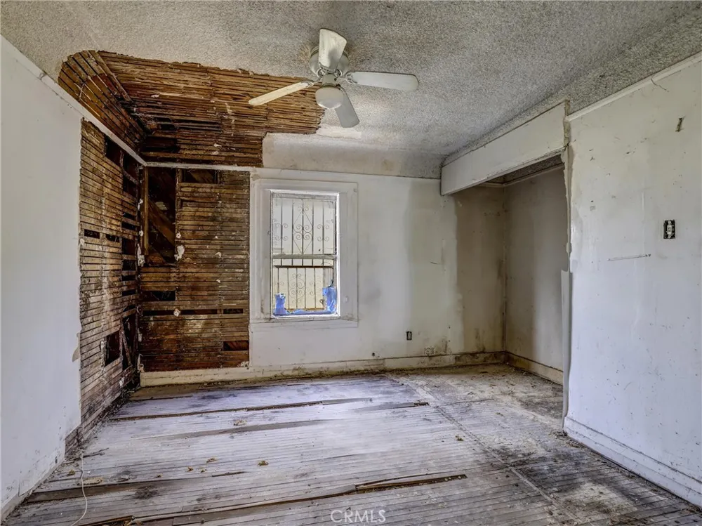 807 E Laurel Compton, CA 90221