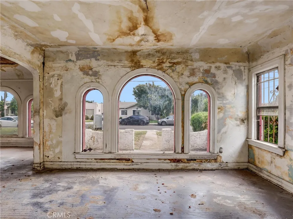 807 E Laurel Compton, CA 90221