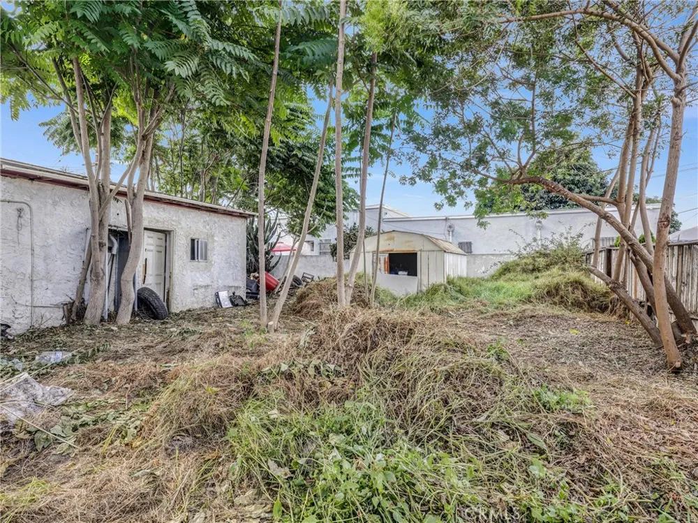 807 E Laurel Compton, CA 90221