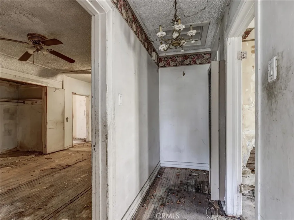 807 E Laurel Compton, CA 90221