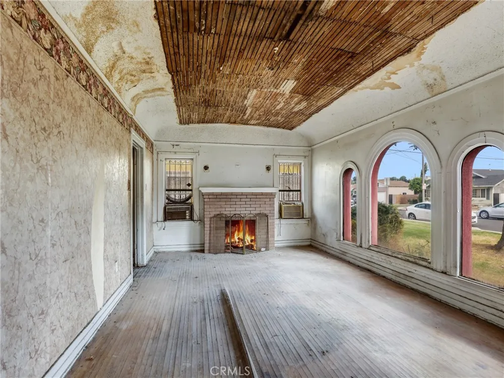 807 E Laurel Compton, CA 90221