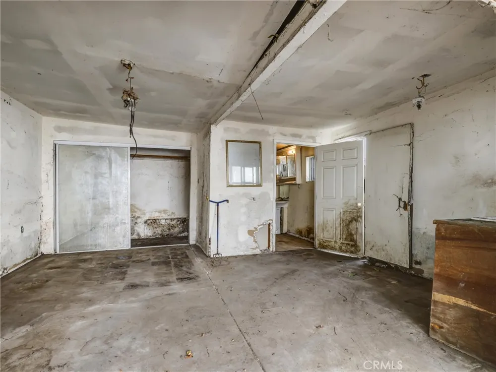 807 E Laurel Compton, CA 90221