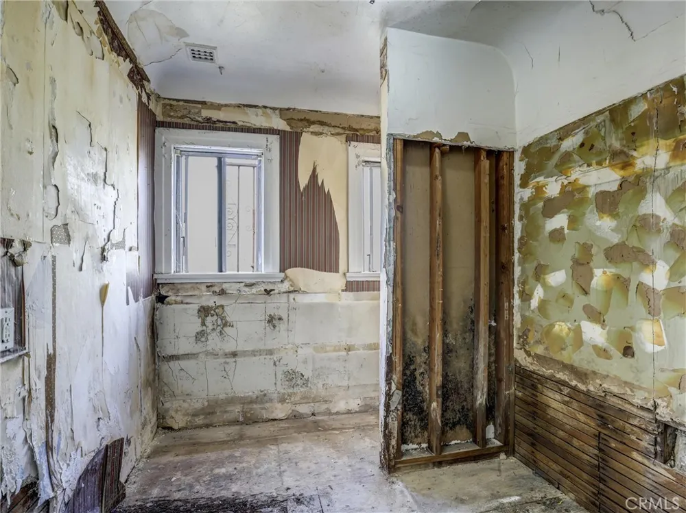 807 E Laurel Compton, CA 90221