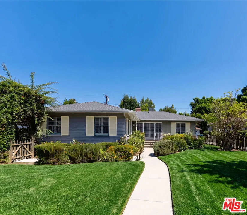 4718 Columbus Avenue Sherman Oaks, CA 91403