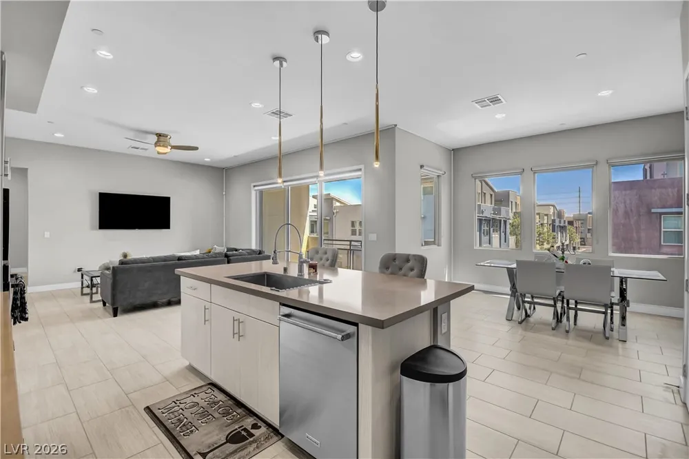 1253 Cloud Tower Street #102 Las Vegas, NV 89135