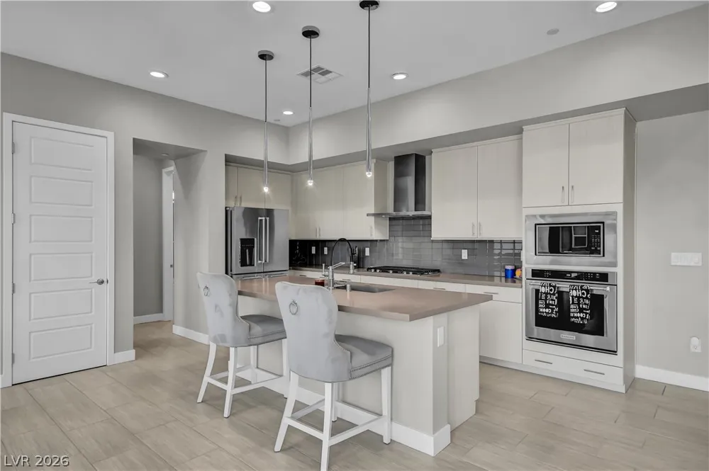 1253 Cloud Tower Street #102 Las Vegas, NV 89135