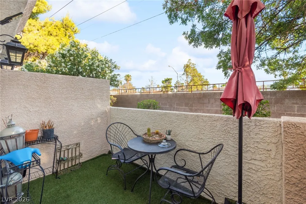 6905 Coral Rock Drive Las Vegas, NV 89108