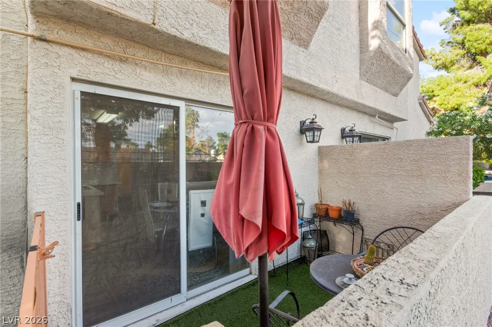 6905 Coral Rock Drive Las Vegas, NV 89108