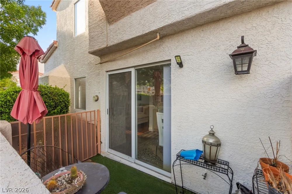 6905 Coral Rock Drive Las Vegas, NV 89108