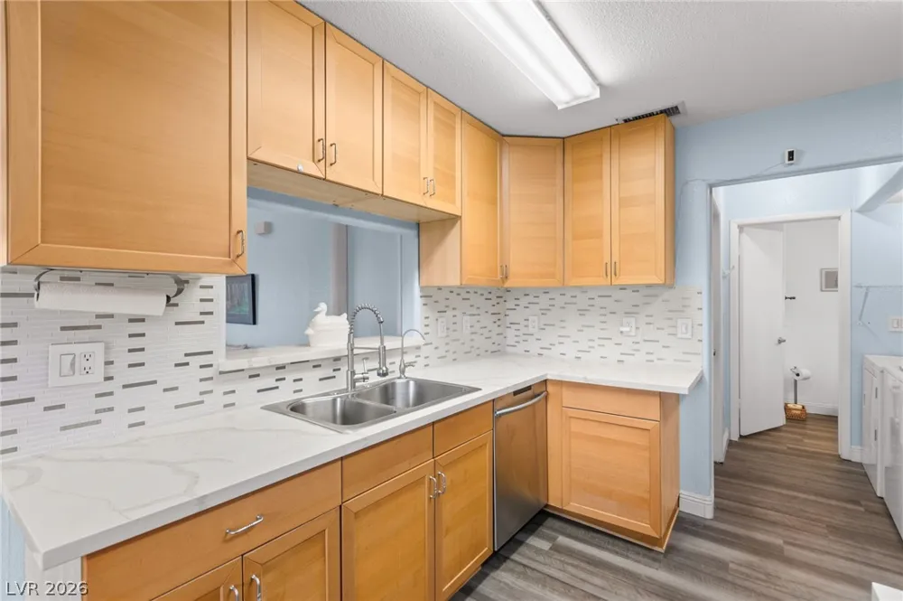 6905 Coral Rock Drive Las Vegas, NV 89108