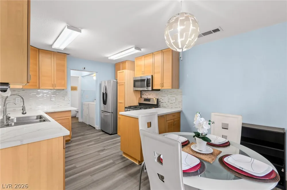 6905 Coral Rock Drive Las Vegas, NV 89108