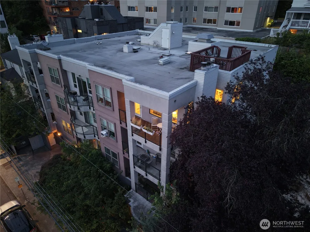524 12th Avenue E #301 Seattle, WA 98102
