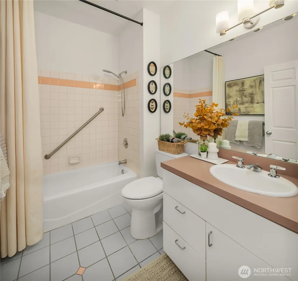 524 12th Avenue E #301 Seattle, WA 98102