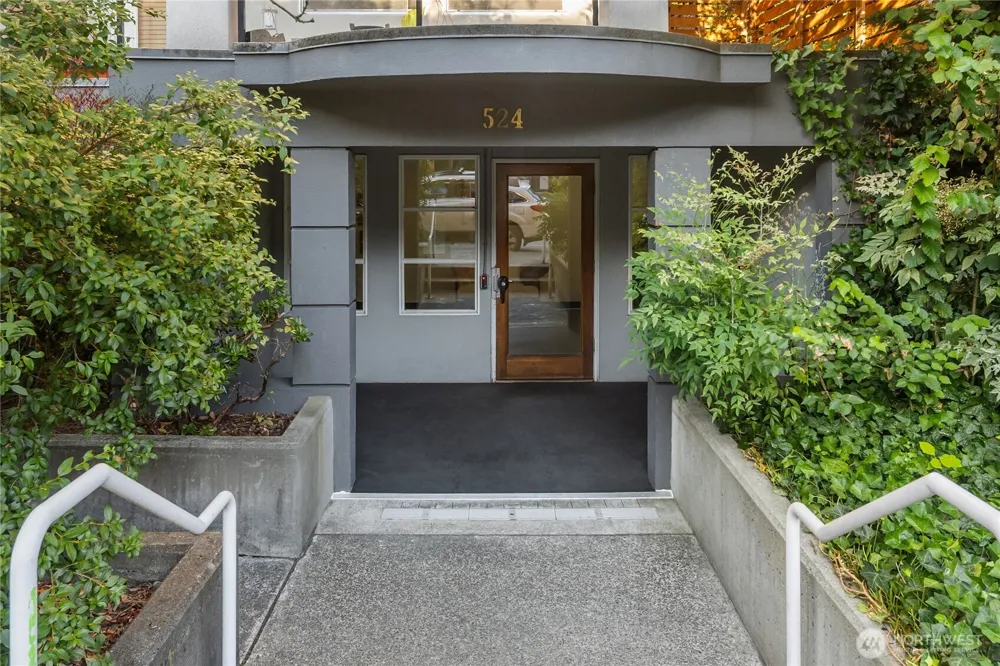524 12th Avenue E #301 Seattle, WA 98102