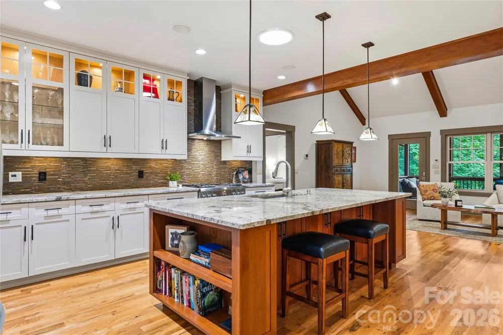 15 E Owl Creek Lane Fairview, NC 28730