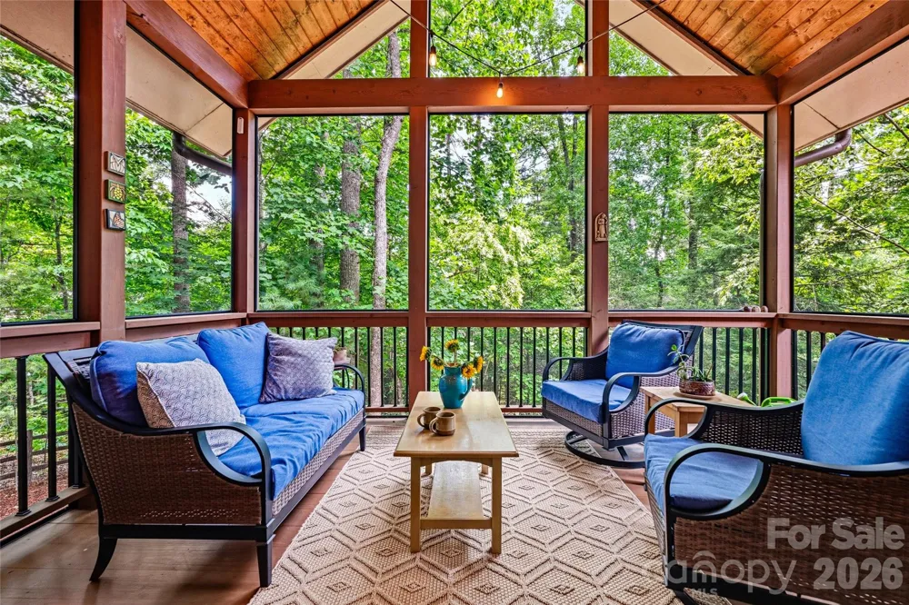 15 E Owl Creek Lane Fairview, NC 28730
