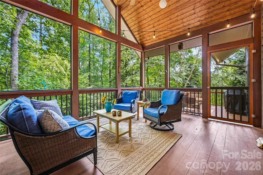 15 E Owl Creek Lane Fairview, NC 28730