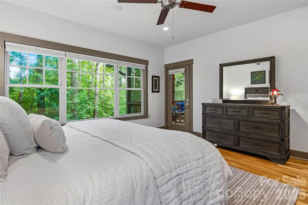 15 E Owl Creek Lane Fairview, NC 28730