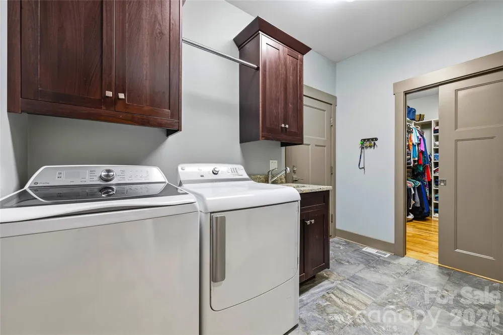 15 E Owl Creek Lane Fairview, NC 28730
