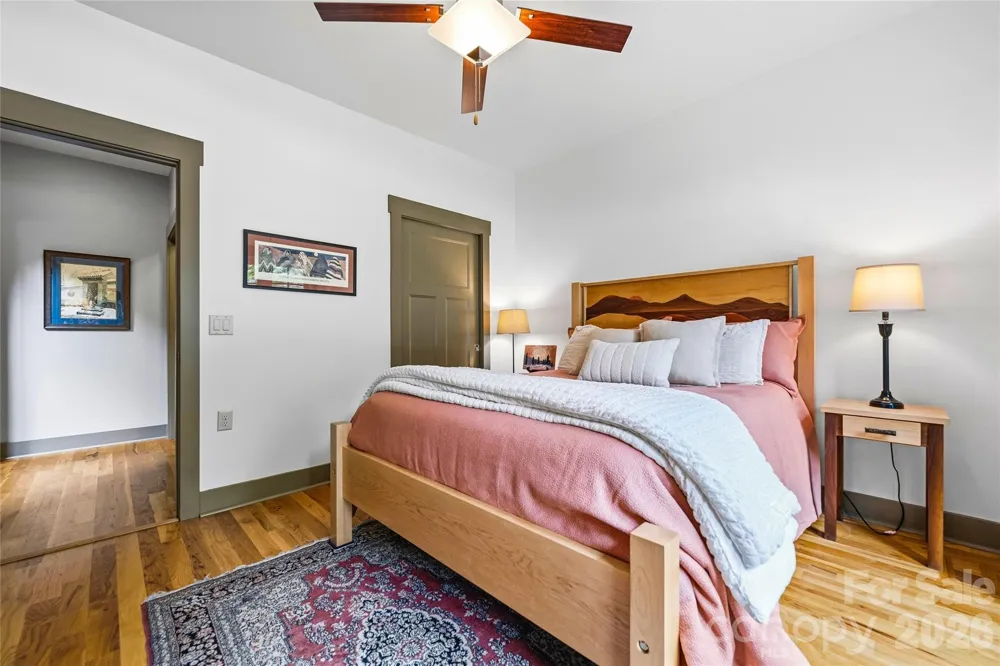 15 E Owl Creek Lane Fairview, NC 28730