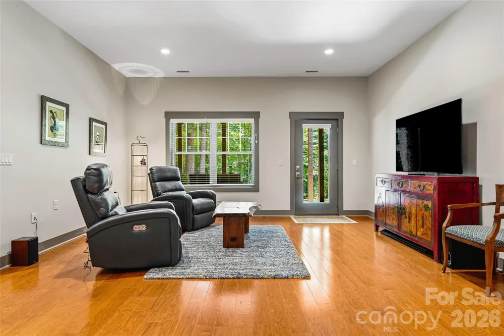 15 E Owl Creek Lane Fairview, NC 28730