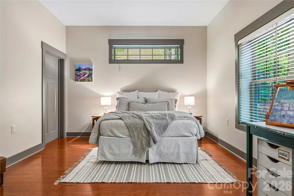 15 E Owl Creek Lane Fairview, NC 28730