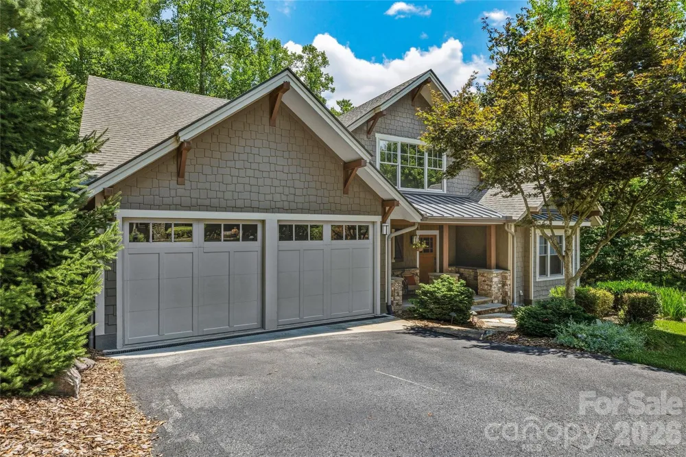 15 E Owl Creek Lane Fairview, NC 28730