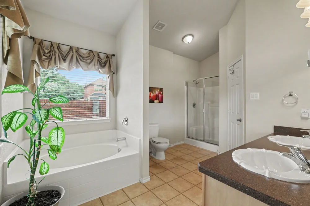 5896 Vista Heights Lane Grand Prairie, TX 75052