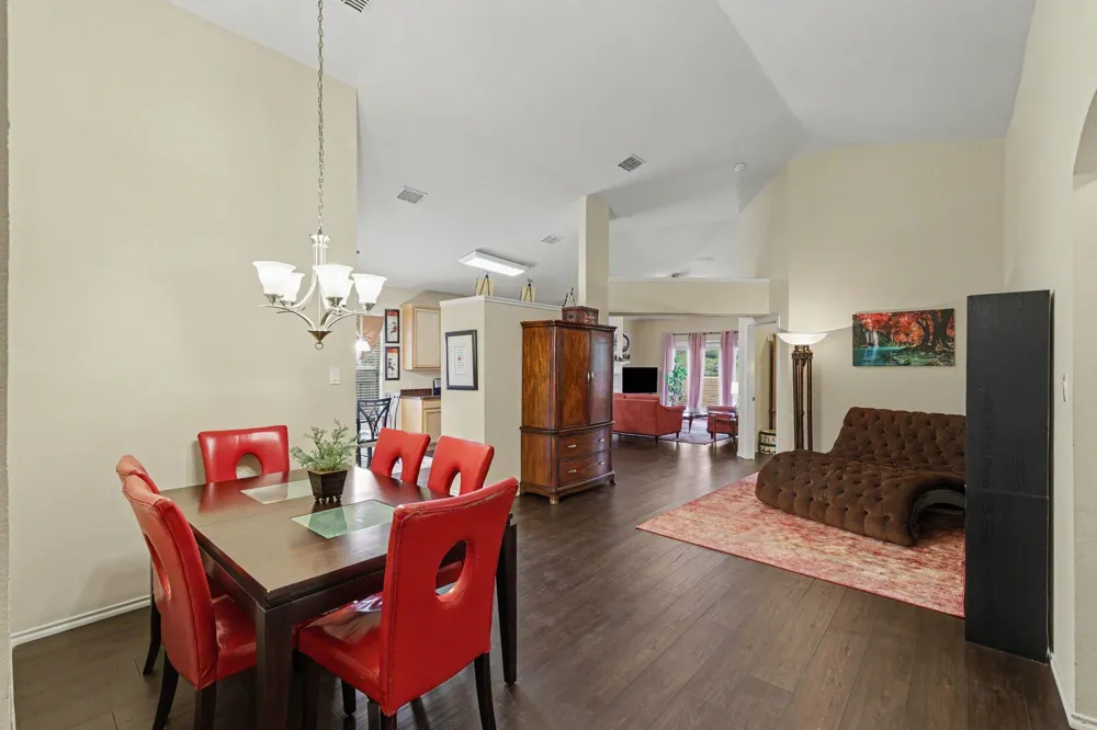 5896 Vista Heights Lane Grand Prairie, TX 75052
