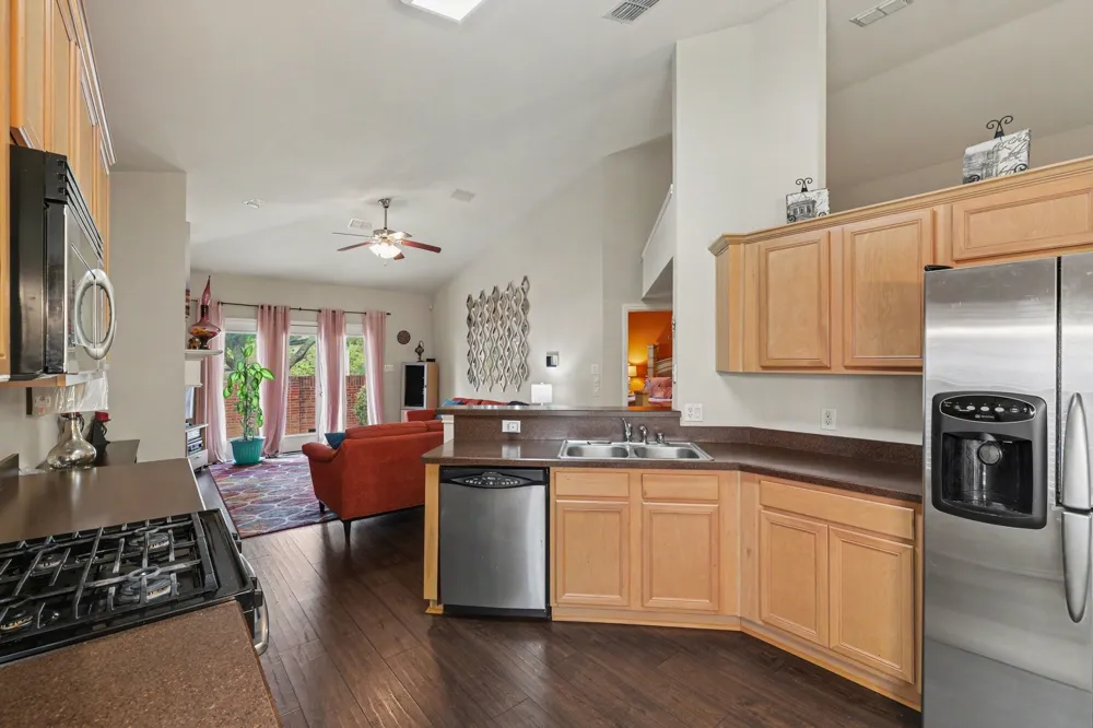 5896 Vista Heights Lane Grand Prairie, TX 75052