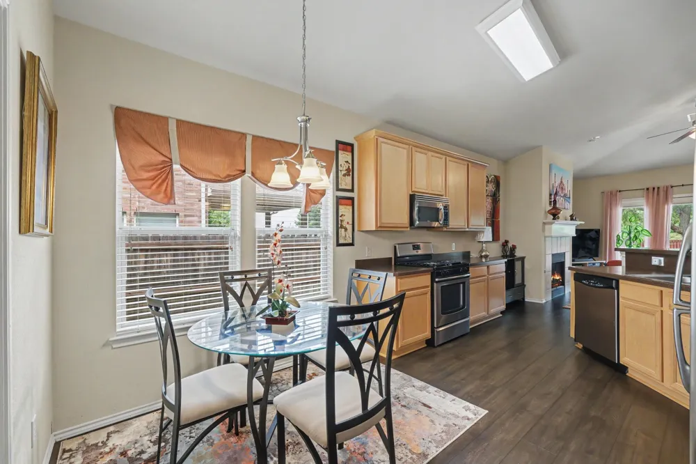 5896 Vista Heights Lane Grand Prairie, TX 75052