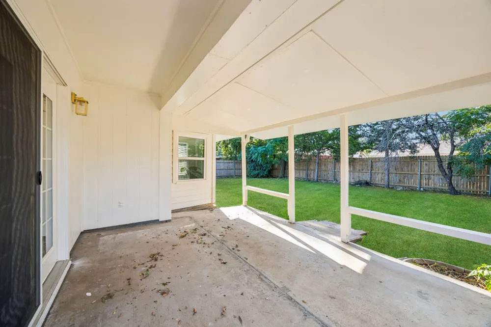 453 Edwards Drive Saginaw, TX 76179