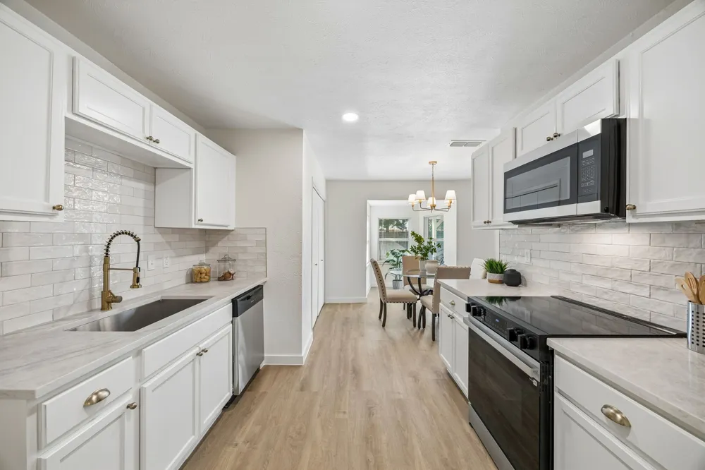 453 Edwards Drive Saginaw, TX 76179