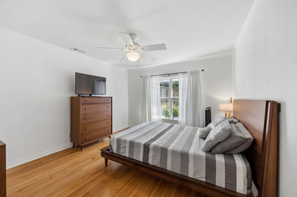 1147 Windomere Avenue Dallas, TX 75208