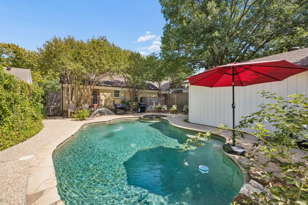 1147 Windomere Avenue Dallas, TX 75208