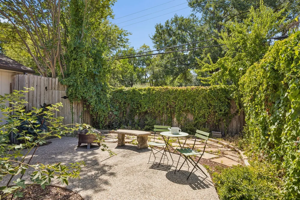 1147 Windomere Avenue Dallas, TX 75208