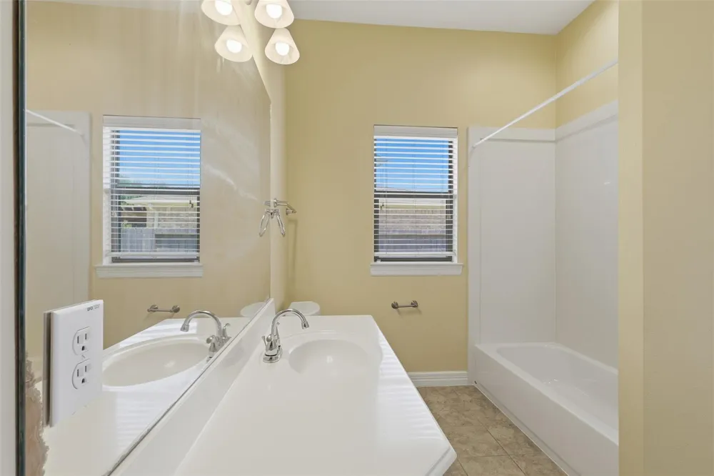 1906 Lake Grayson Drive Katy, TX 77494