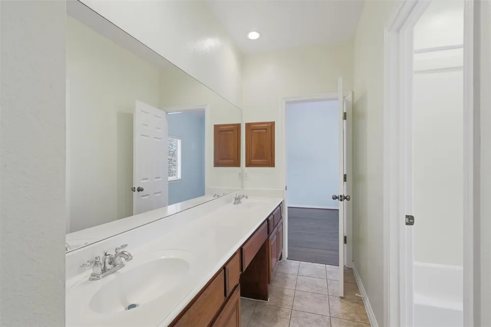 1906 Lake Grayson Drive Katy, TX 77494