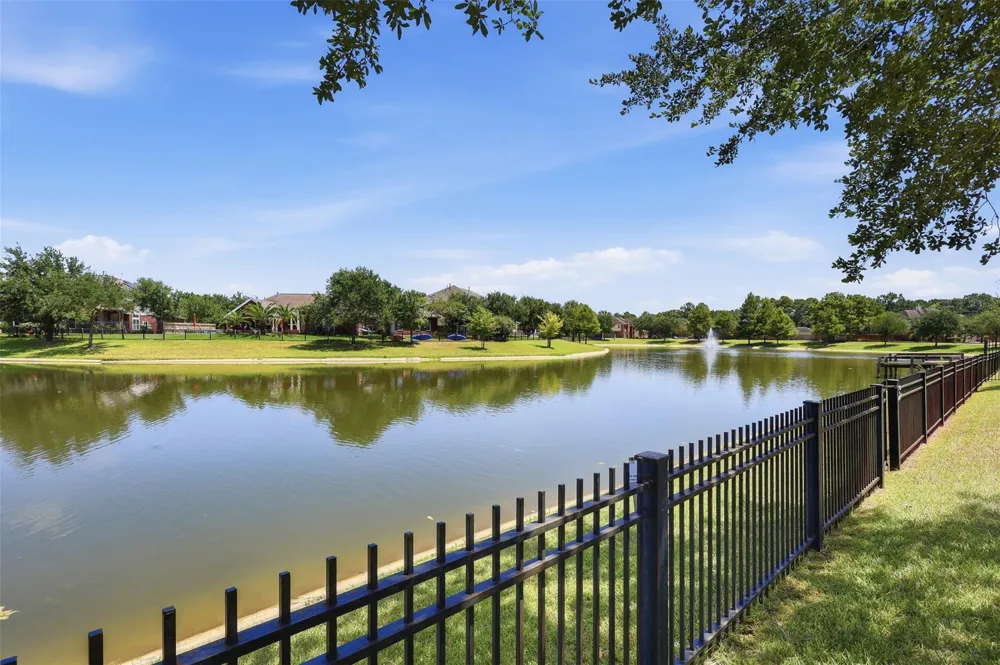1906 Lake Grayson Drive Katy, TX 77494