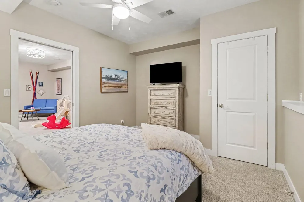 6550 W Forest Edge Drive Ludington, MI 49431