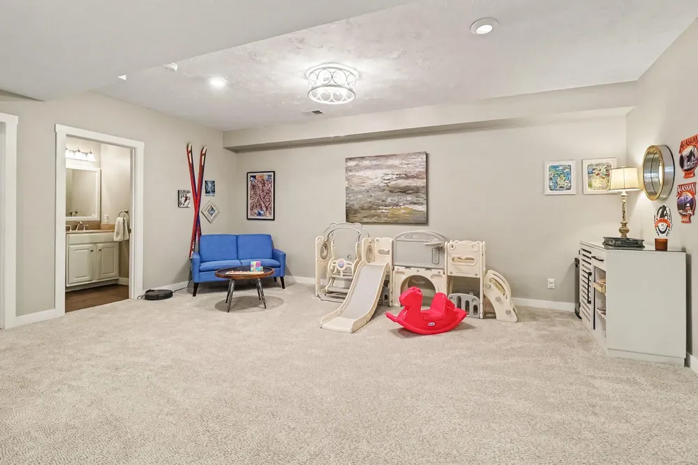 6550 W Forest Edge Drive Ludington, MI 49431