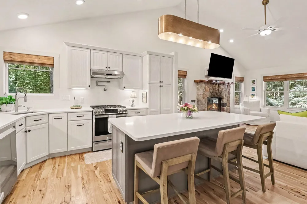 6550 W Forest Edge Drive Ludington, MI 49431