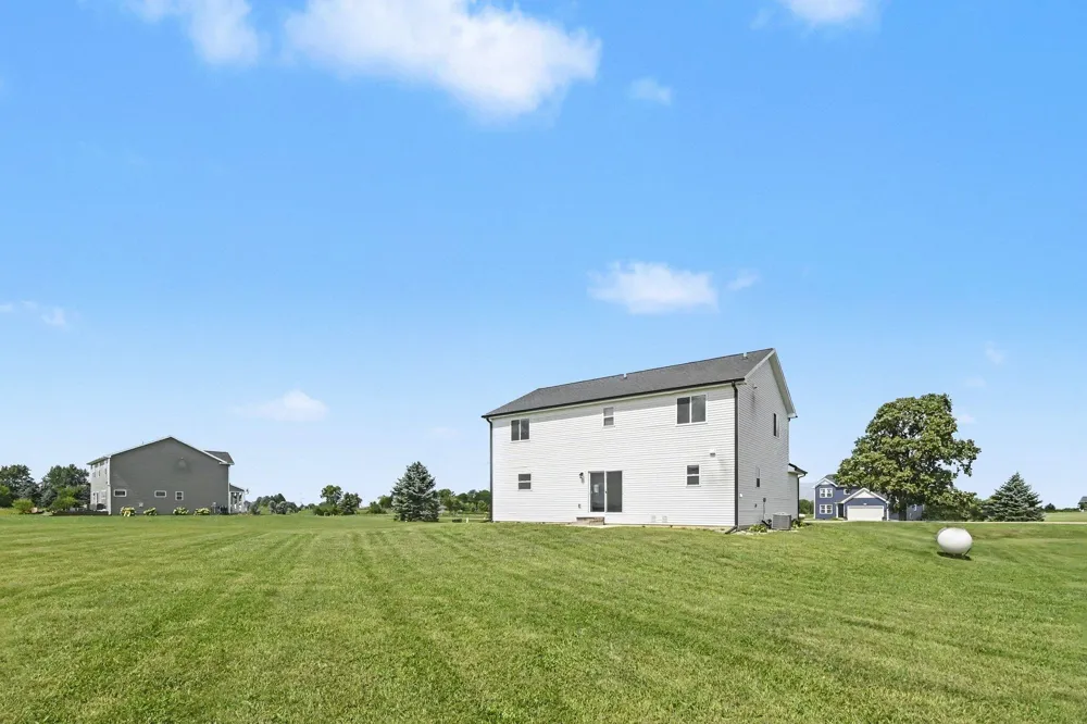 17211 Country Lane Manchester, MI 48158