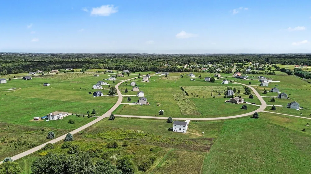 17211 Country Lane Manchester, MI 48158