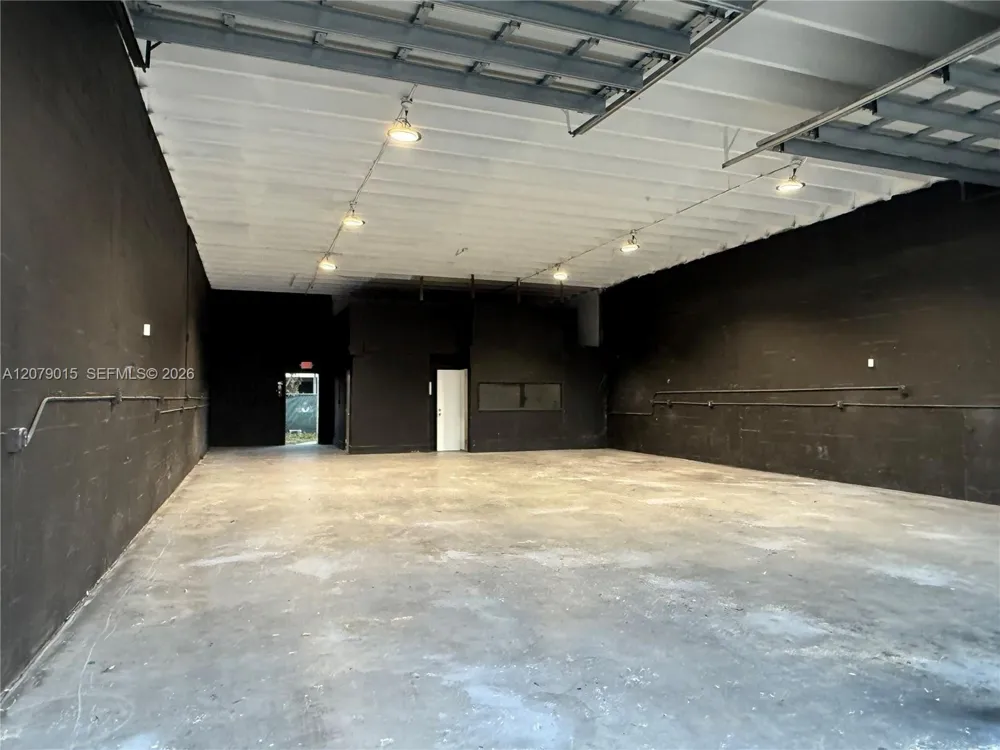 5960 SW 23rd St West Park, FL 33023