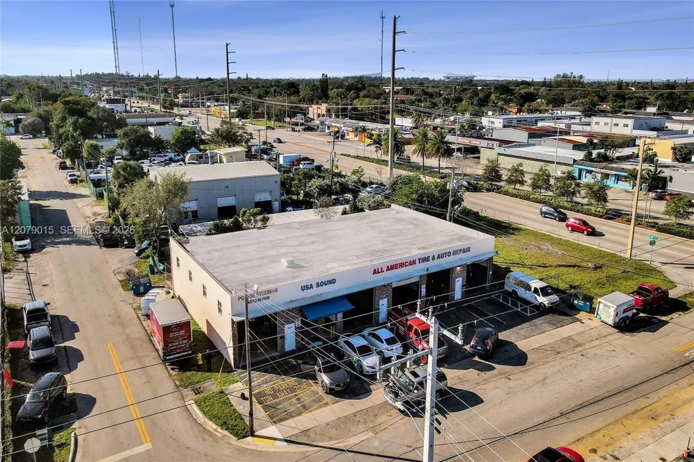 5960 SW 23rd St West Park, FL 33023