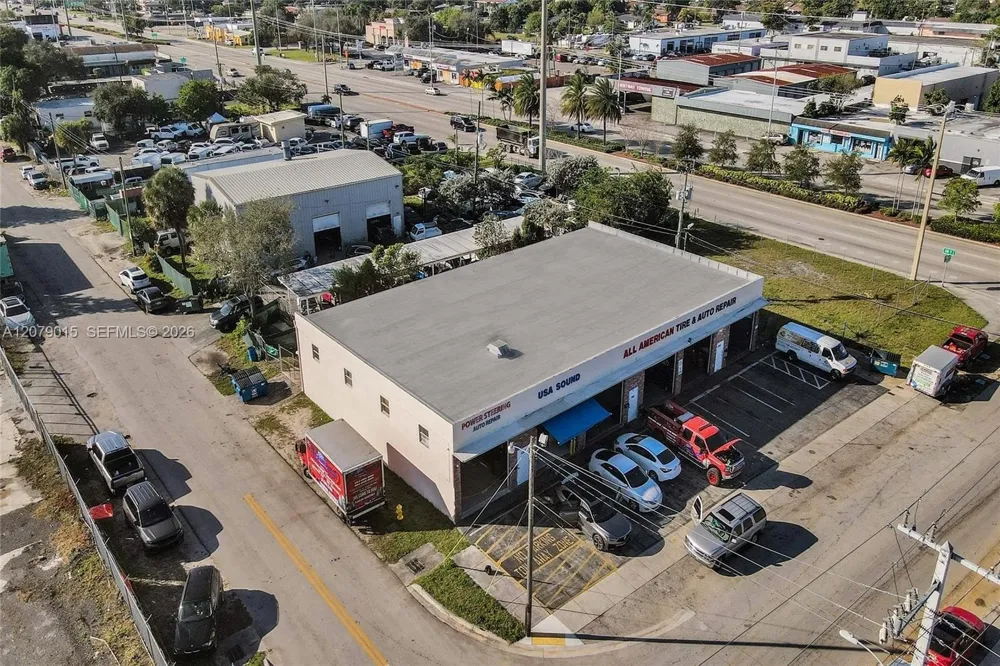 5960 SW 23rd St West Park, FL 33023