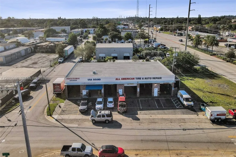 5960 SW 23rd St West Park, FL 33023